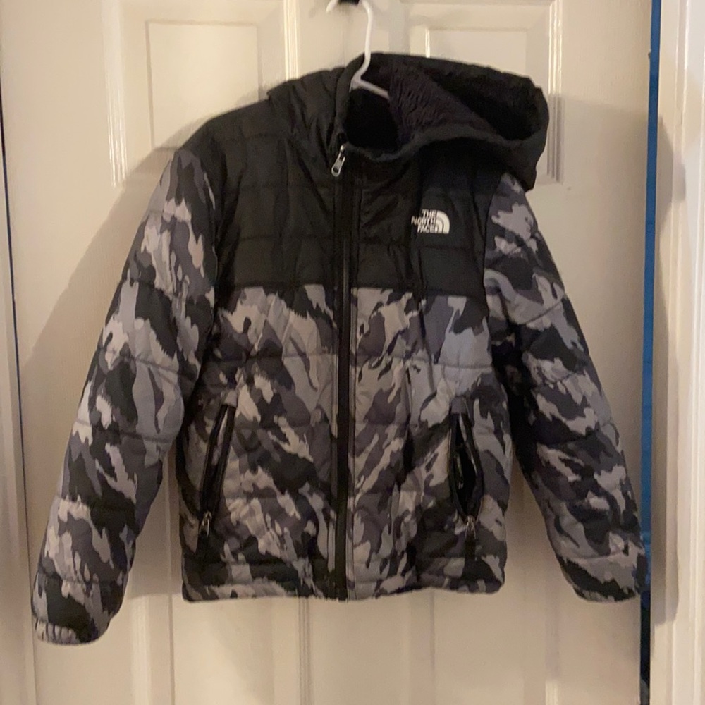 Camouflage reversible North Face boys winter jacket
